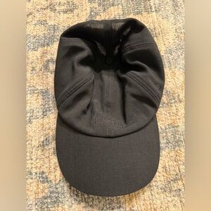 Lululemon Black Hat in Pristine Condition